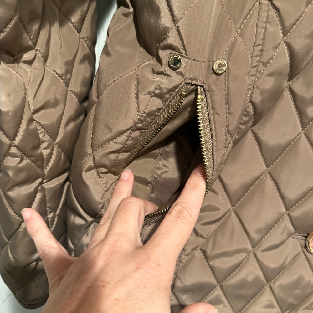 Michael Kors Tan Quilted Women's Puffer Jacket - Picture 5 of 13